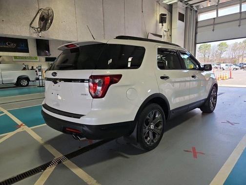 2018 Ford Explorer sport