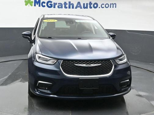 2023 Chrysler Pacifica Touring-L