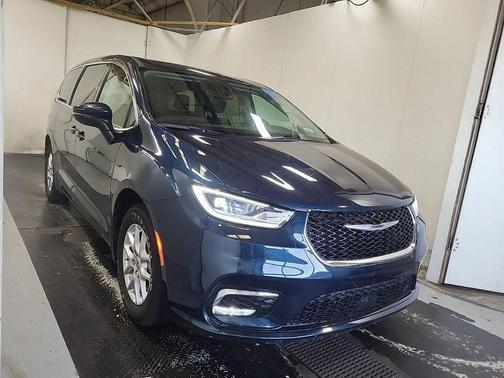 2023 Chrysler Pacifica Touring-L