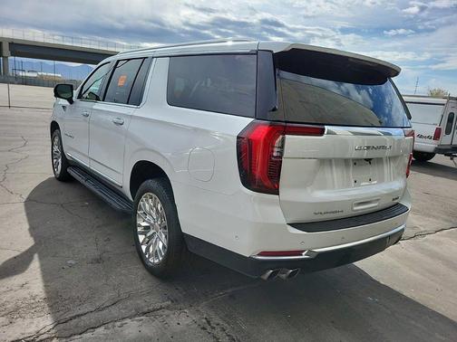 Summit White 2025 GMC Yukon XL Denali
