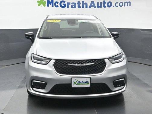 2024 Chrysler Pacifica Touring-L