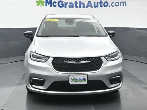 2024 Chrysler Pacifica Touring-L