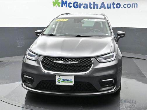 2022 Chrysler Pacifica Touring-L