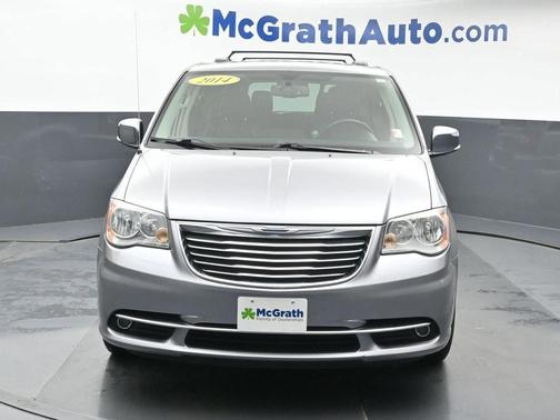 2014 Chrysler Town & Country Touring-L