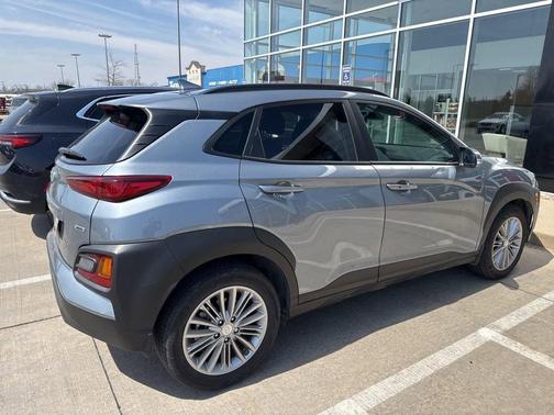 2020 Hyundai KONA SEL Plus