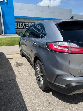 Silver Metallic 2021 Ford Edge Titanium