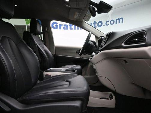 2024 Chrysler Pacifica Touring-L