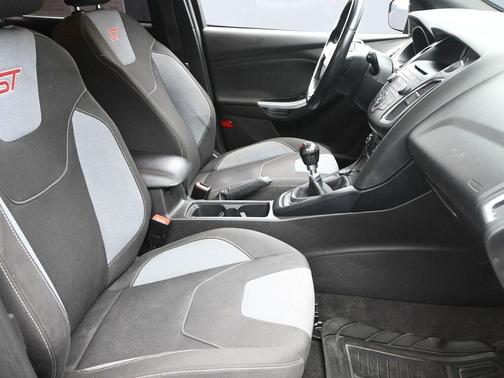 2017 Ford Focus ST Base