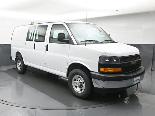 Summit White 2026 Chevrolet Express 2500 Work Van
