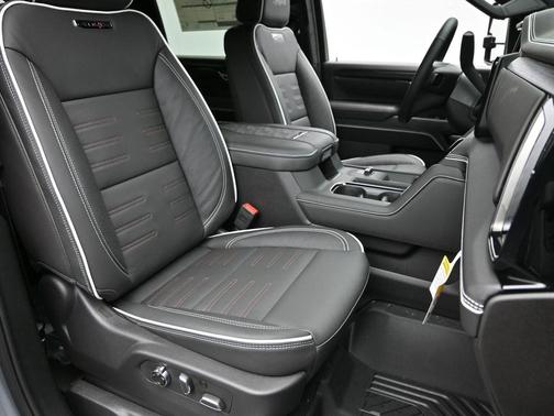 2025 GMC Sierra 2500 AT4X