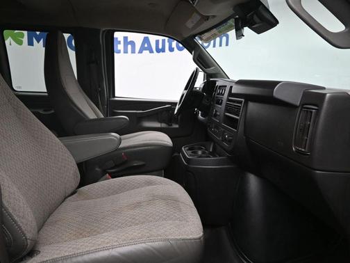 2022 Chevrolet Express 3500 LT