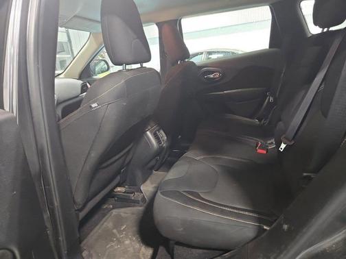 Granite Crystal Clearcoat Metallic 2017 Jeep Cherokee Latitude