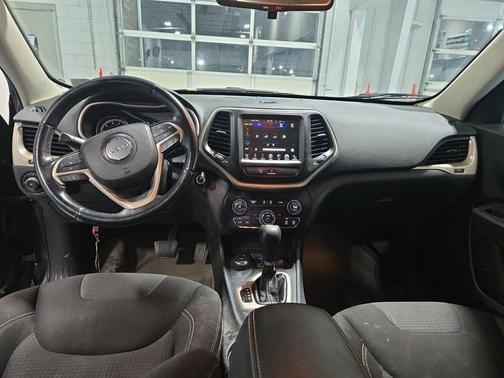 Granite Crystal Clearcoat Metallic 2017 Jeep Cherokee Latitude