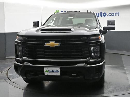Black 2026 Chevrolet Silverado 2500 Custom