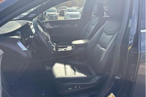 2022 Cadillac XT5 Premium Luxury