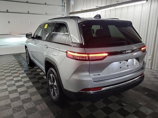 2022 Jeep Grand Cherokee 4xe Base