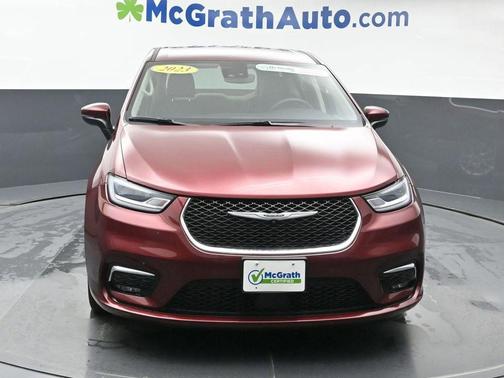 2023 Chrysler Pacifica Touring-L