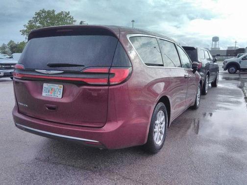 2023 Chrysler Pacifica Touring-L