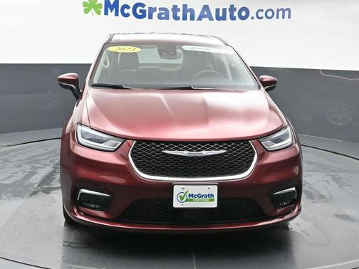 2023 Chrysler Pacifica Touring-L