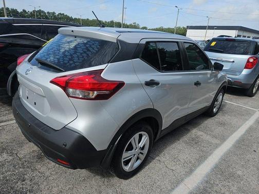 2020 Nissan Kicks S