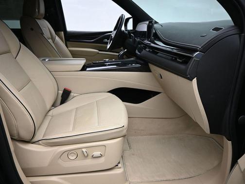 2022 Cadillac Escalade ESV Premium Luxury