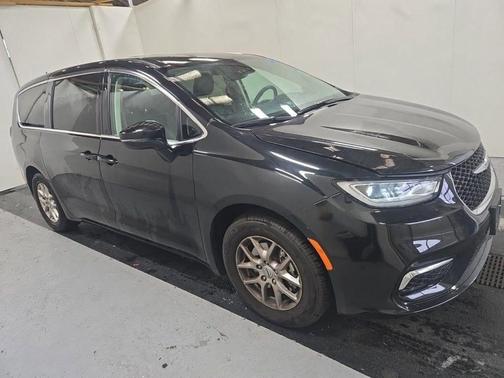 2024 Chrysler Pacifica Touring-L