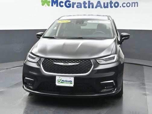 2024 Chrysler Pacifica Touring-L