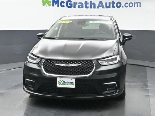 2024 Chrysler Pacifica Touring-L