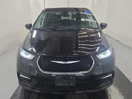 2024 Chrysler Pacifica Touring-L