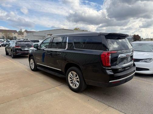 2023 GMC Yukon XL SLT