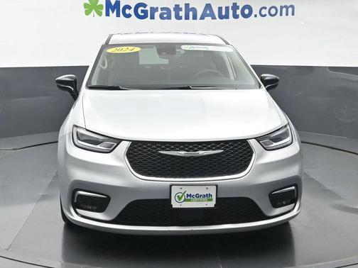 2024 Chrysler Pacifica Touring-L