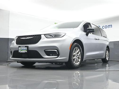 2024 Chrysler Pacifica Touring-L