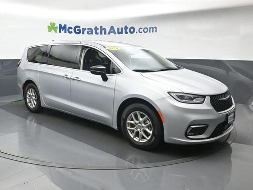 2024 Chrysler Pacifica Touring-L