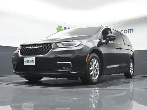 2023 Chrysler Pacifica Touring-L