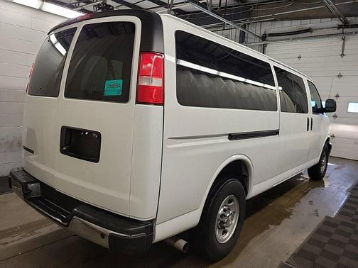 2024 Chevrolet Express 3500 LT