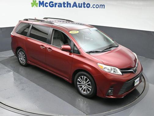 2019 Toyota Sienna XLE
