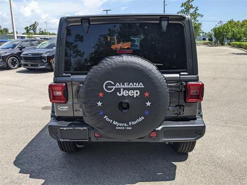 2025 Jeep Wrangler 4-Door Sahara 4x4