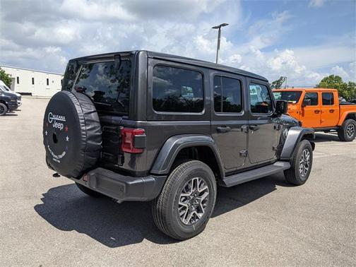 2025 Jeep Wrangler 4-Door Sahara 4x4