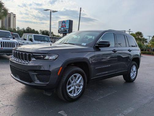 Baltic Gray Metallic Clearcoat 2025 Jeep Grand Cherokee Laredo