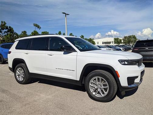 2025 Jeep Grand Cherokee L Laredo