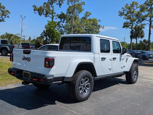 Bright White Clearcoat 2026 Jeep Gladiator Mojave X 4x4
