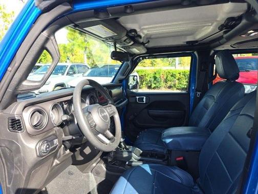 2023 Jeep Gladiator Sport