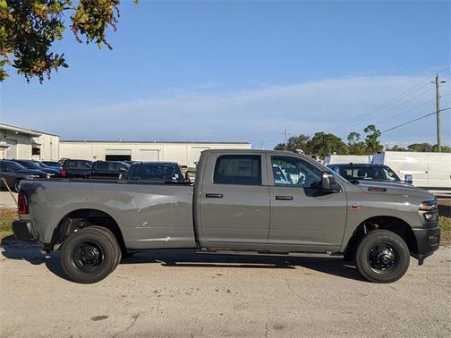 2026 RAM 3500 Tradesman Crew Cab 4x4 8' Box