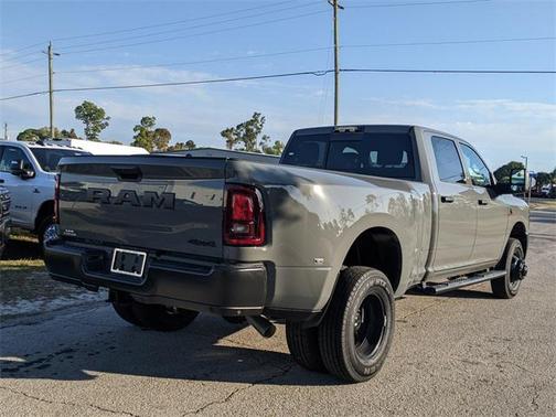 2026 RAM 3500 Tradesman Crew Cab 4x4 8' Box