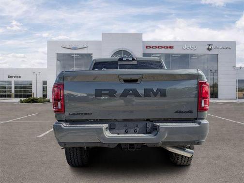 Ceramic Gray Clearcoat 2026 RAM 2500 Limited Crew Cab 4x4 6'4' Box