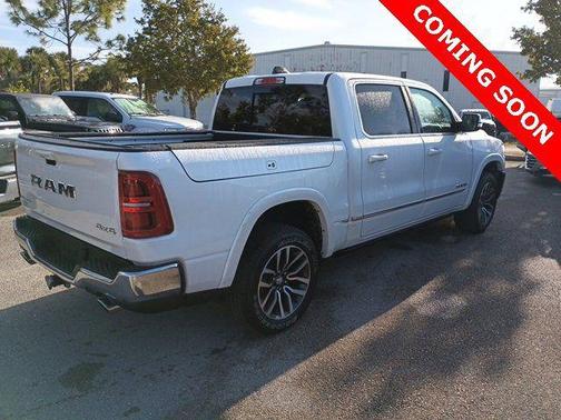Ivory White Tri-Coat Pearlcoat 2025 RAM 1500 Limited