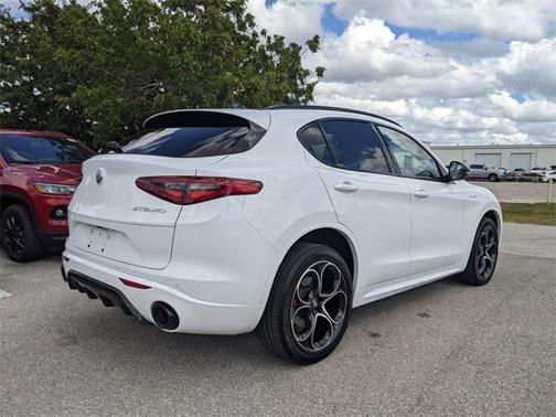 2023 Alfa Romeo Stelvio Veloce AWD