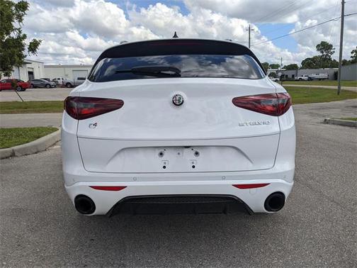 2023 Alfa Romeo Stelvio Veloce AWD