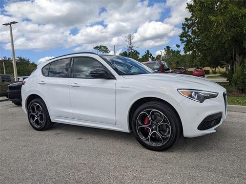 2023 Alfa Romeo Stelvio Veloce AWD