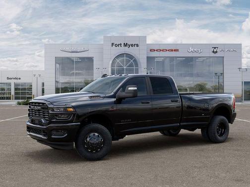 Diamond Black Crystal Pearlcoat 2026 RAM 3500 Big Horn Crew Cab 4x4 8' Box